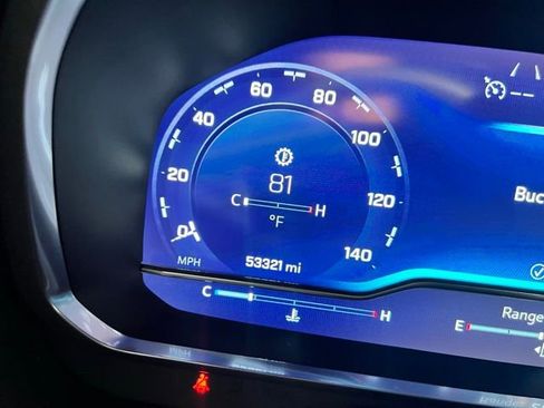 Used 2024 Chevrolet Suburban Z71 w/ Luxury Package image 14