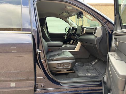 Used 2024 Toyota Tundra Limited AWD/4WD image 32