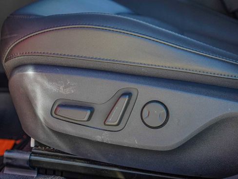 Certified 2025 Kia Niro EX image 24