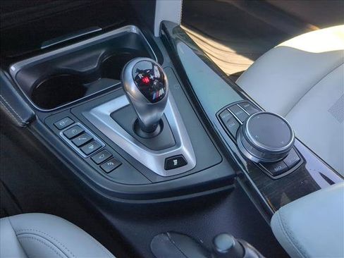 Used 2018 BMW M3 RWD image 10