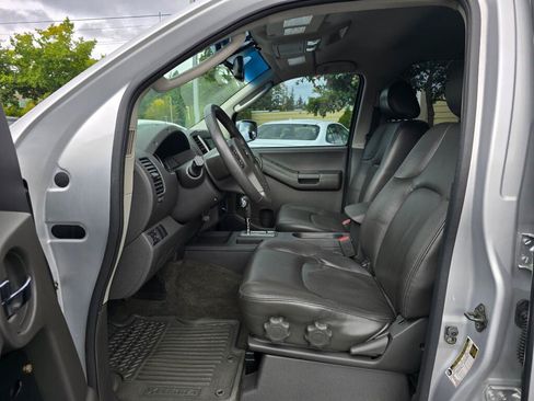 Used 2009 Nissan Xterra SE AWD/4WD image 3