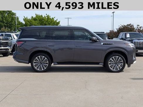 Used 2025 INFINITI QX80 Luxe w/ Cargo Package AWD/4WD image 4