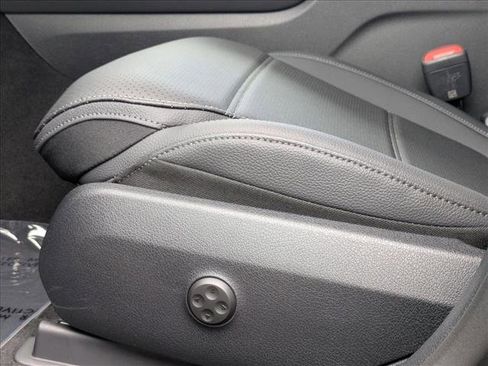 New 2026 Mercedes-Benz GLC 300 image 4