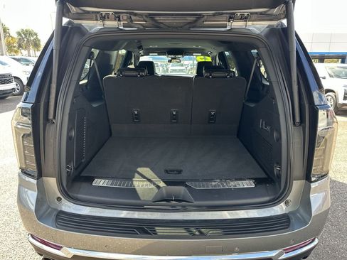 Certified 2025 Chevrolet Suburban Premier image 24