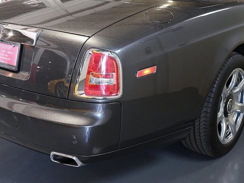 Used 2012 Rolls-Royce Phantom Drophead Coupe image 16