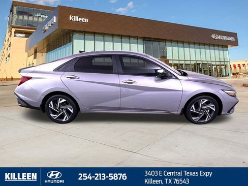 New 2025 Hyundai Elantra SEL image 9
