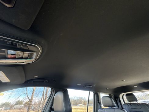 Used 2024 Jeep Grand Cherokee L Limited w/ Black Appearance Package image 22