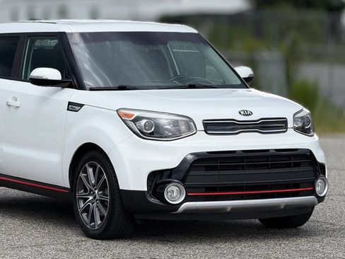 Used 2017 Kia Soul ! FWD image 15