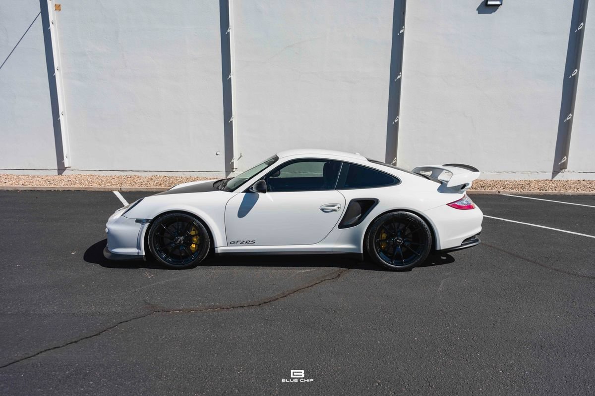 Used 2011 Porsche 911 GT2 RS RWD image 2
