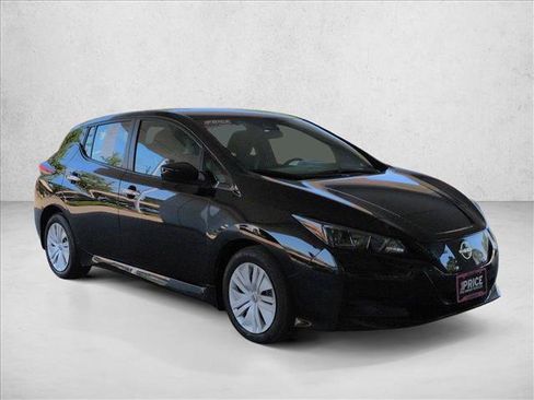 Used 2025 Nissan Leaf S FWD image 3