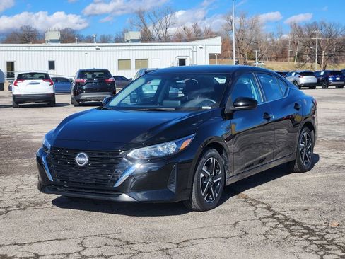 Used 2024 Nissan Sentra SV image 3