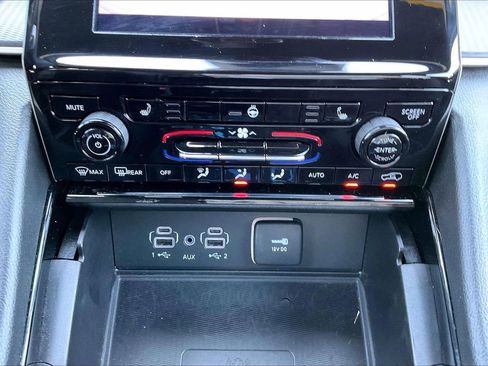 Certified 2023 Jeep Grand Cherokee Altitude AWD/4WD image 19
