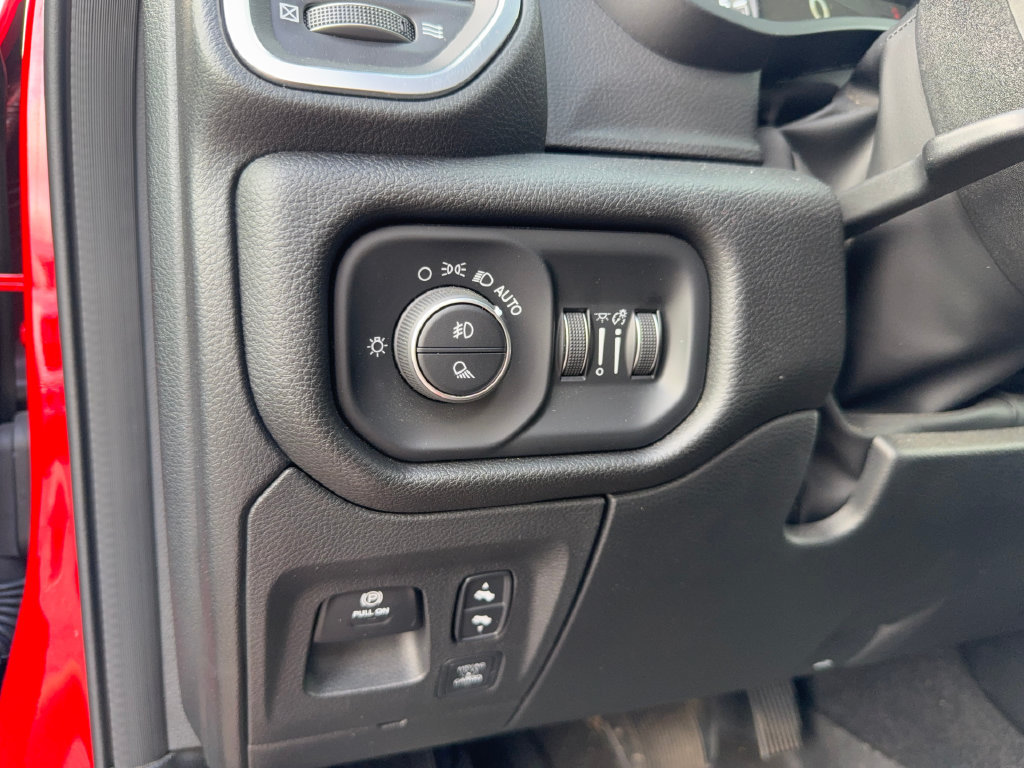 Used 2025 RAM 1500 Big Horn AWD/4WD image 16