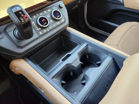 New 2026 Land Rover Defender 110 X-Dynamic SE image 20
