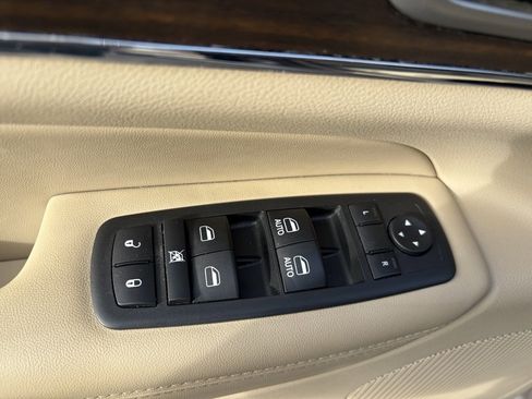 Used 2018 Jeep Grand Cherokee Limited w/ Luxury Group II image 8