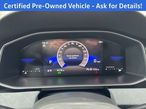 Certified 2025 Volkswagen Jetta SE w/ Sunroof Package FWD image 11