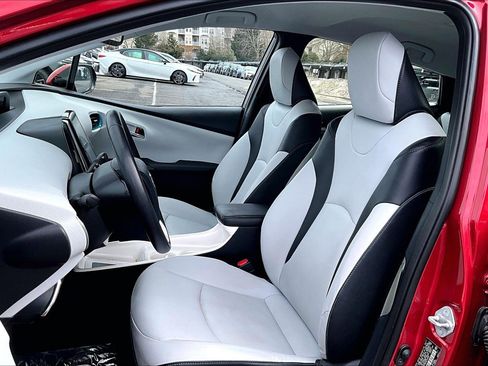 Used 2017 Toyota Prius Prime Advanced image 23