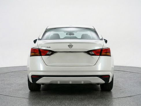 Used 2025 Nissan Altima 2.5 SV FWD image 7