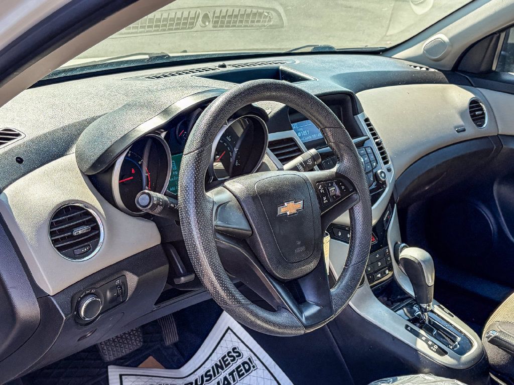 Used 2014 Chevrolet Cruze LS FWD image 7