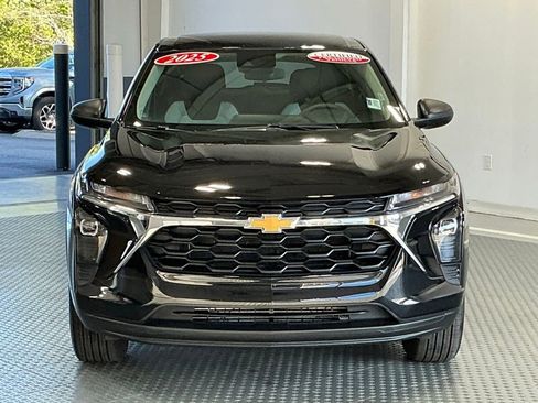 Used 2025 Chevrolet Trax LS FWD image 14