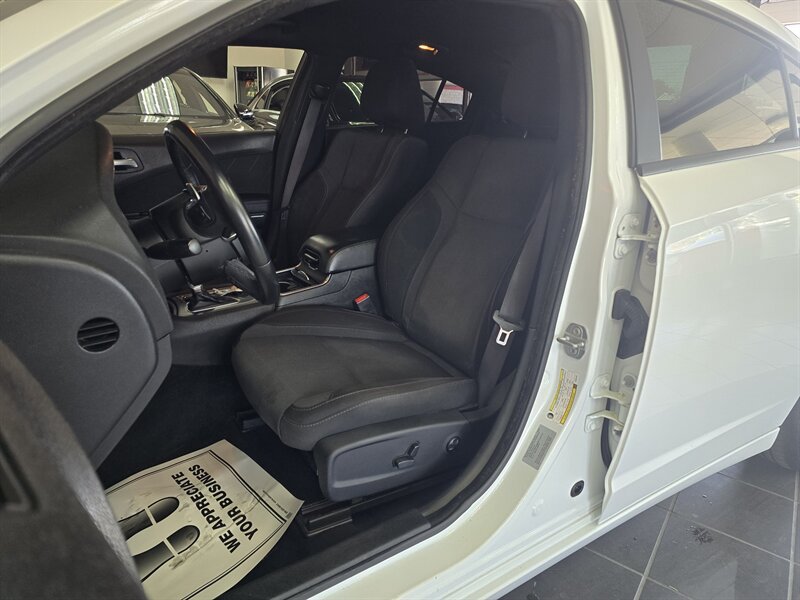Used 2016 Dodge Charger R/T RWD image 8
