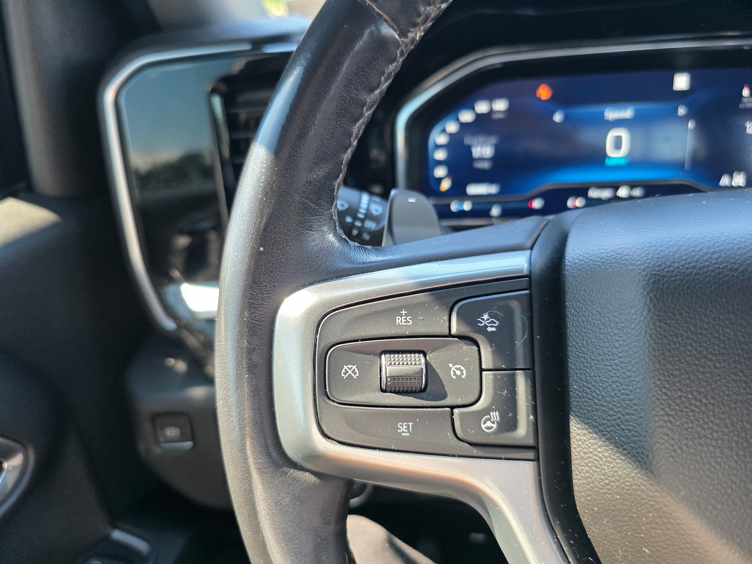Used 2022 Chevrolet Silverado 1500 RST w/ Redline Edition AWD/4WD image 16