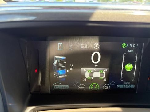 Used 2014 Chevrolet Volt Premium w/ Premium Trim Package FWD image 25