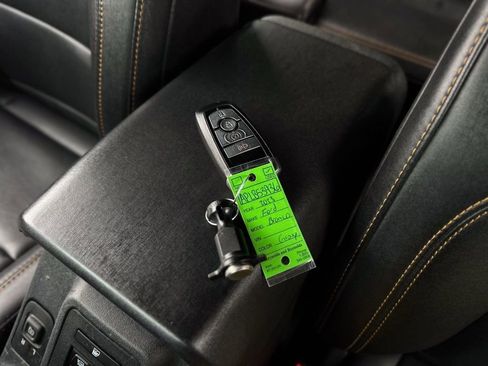 Used 2023 Ford Bronco Badlands image 27