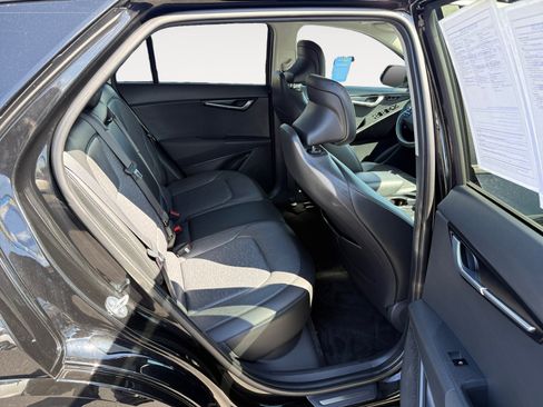 Used 2023 Kia Niro Wave FWD image 18
