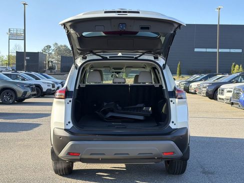 Used 2023 Nissan Rogue SV image 15