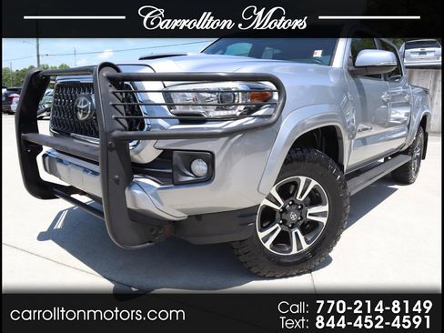 Used 2018 Toyota Tacoma TRD Sport image 1