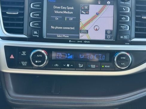Used 2018 Toyota Highlander Limited image 26