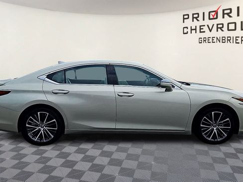 Used 2025 Lexus ES 300h w/ Premium Package FWD image 9