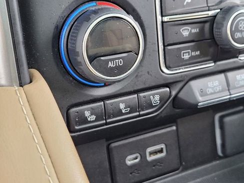 Used 2023 Chevrolet Suburban Premier w/ Premium Package 2 image 21