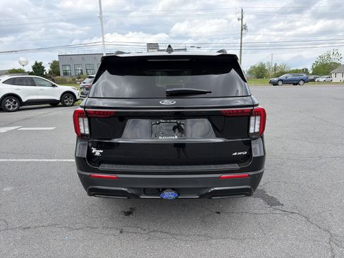 Used 2026 Ford Explorer ST-Line w/ ST-Line Street Pack AWD/4WD image 4