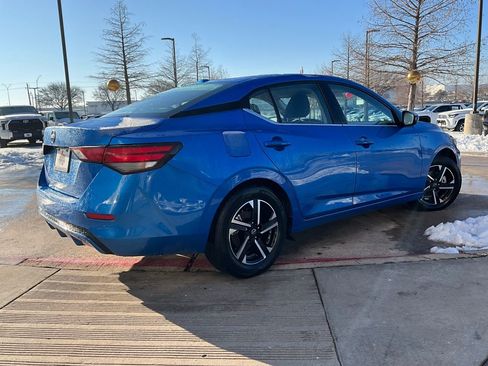 Used 2025 Nissan Sentra SV image 6