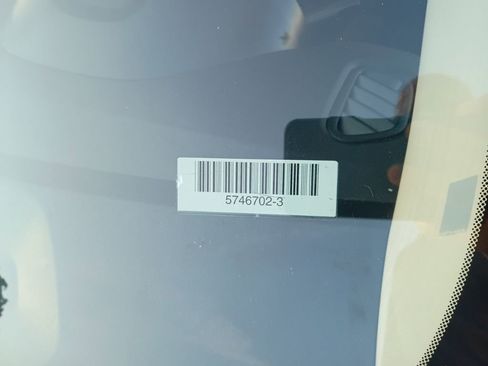 Used 2025 Hyundai Venue SEL FWD image 9