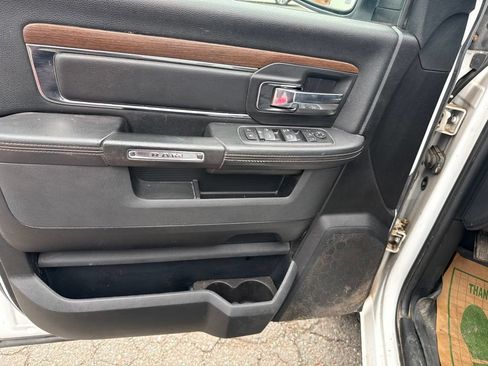 Used 2017 RAM 1500 Laramie w/ Convenience Group AWD/4WD image 19