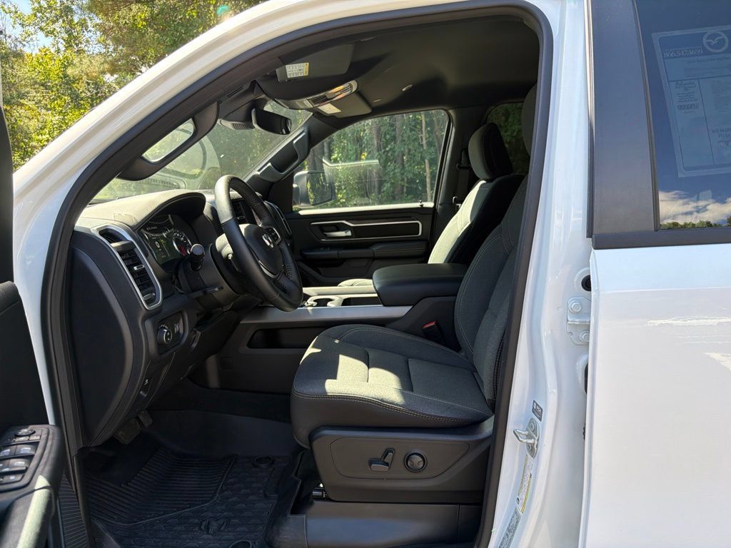 Used 2023 RAM 1500 Big Horn AWD/4WD image 12