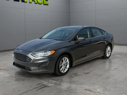 Used 2019 Ford Fusion SE FWD image 5