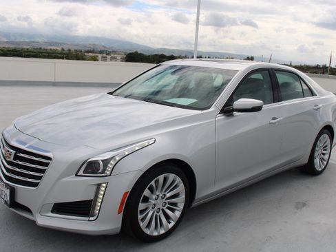Used 2018 Cadillac CTS Luxury image 6