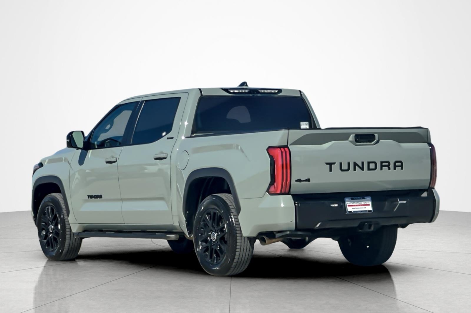 Used 2024 Toyota Tundra Limited AWD/4WD image 3