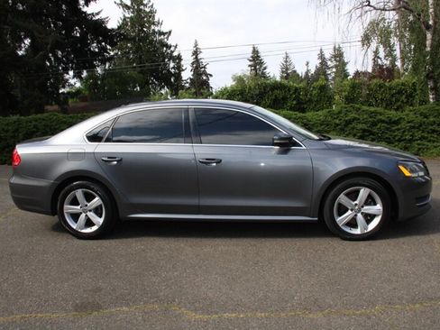 Used 2013 Volkswagen Passat 2.5 SE FWD image 12