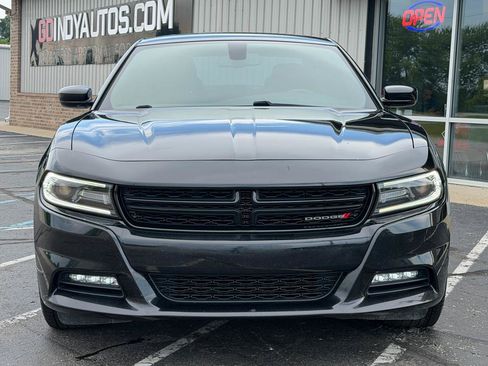 Used 2019 Dodge Charger SXT w/ Blacktop Package AWD/4WD image 8