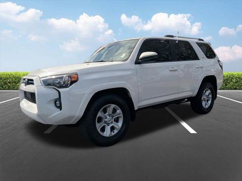Certified 2022 Toyota 4Runner SR5 image 8