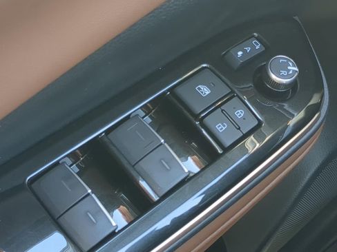 New 2026 Toyota Crown Signia AWD/4WD image 19
