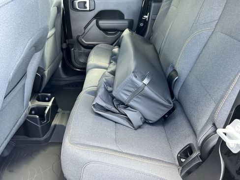 New 2025 Jeep Gladiator Sport AWD/4WD image 19