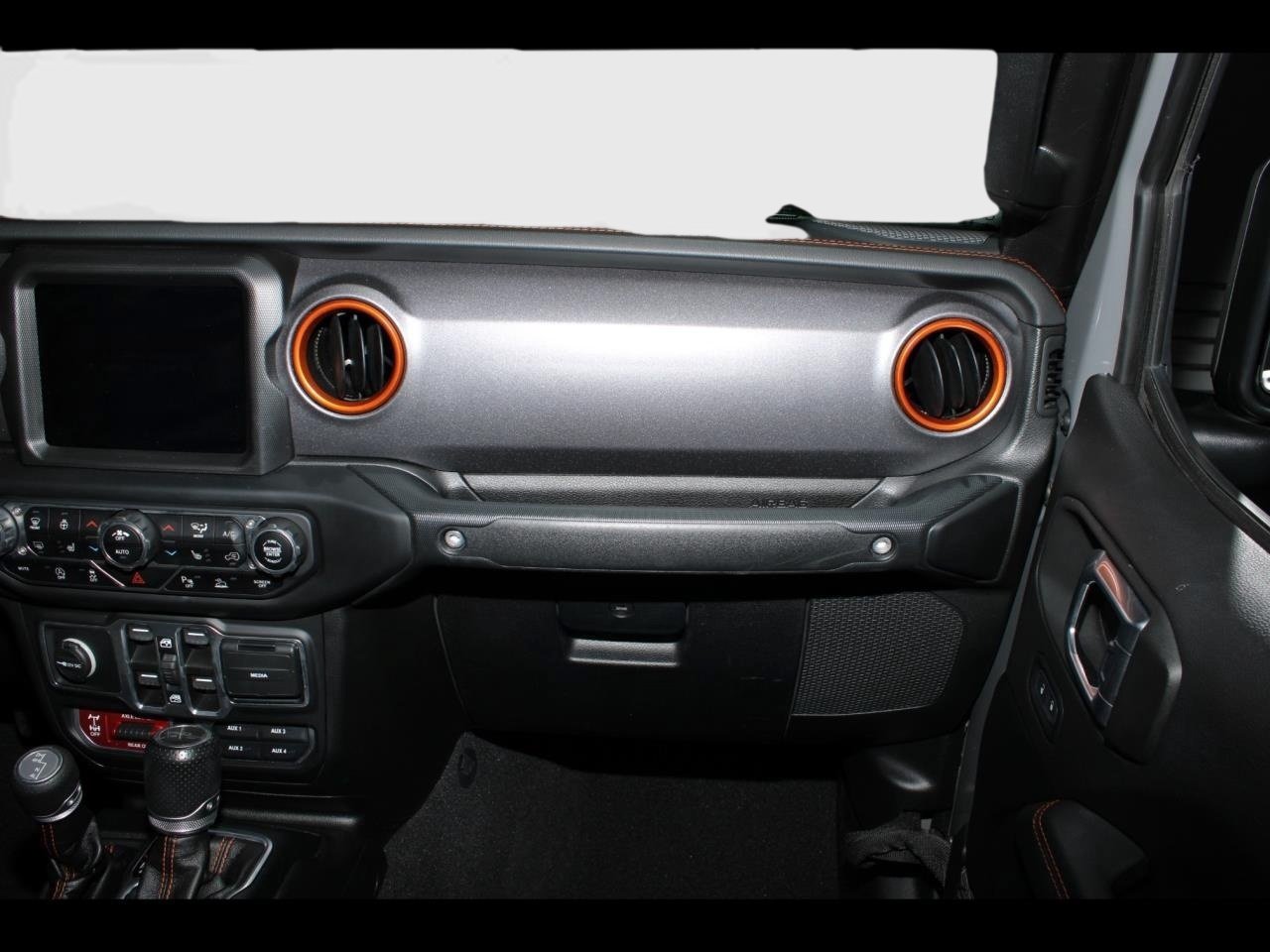 Used 2021 Jeep Gladiator Mojave AWD/4WD image 16