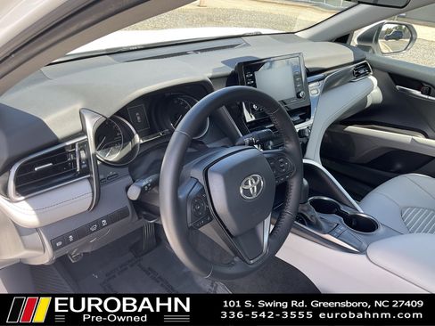 Used 2022 Toyota Camry SE image 7