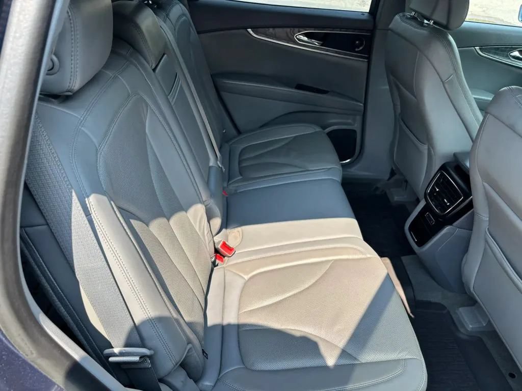Used 2019 Lincoln Nautilus Reserve AWD/4WD image 17